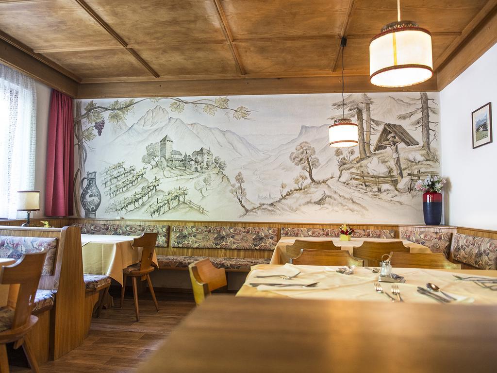 Gasthaus Gasteiger Lagundo Exterior photo